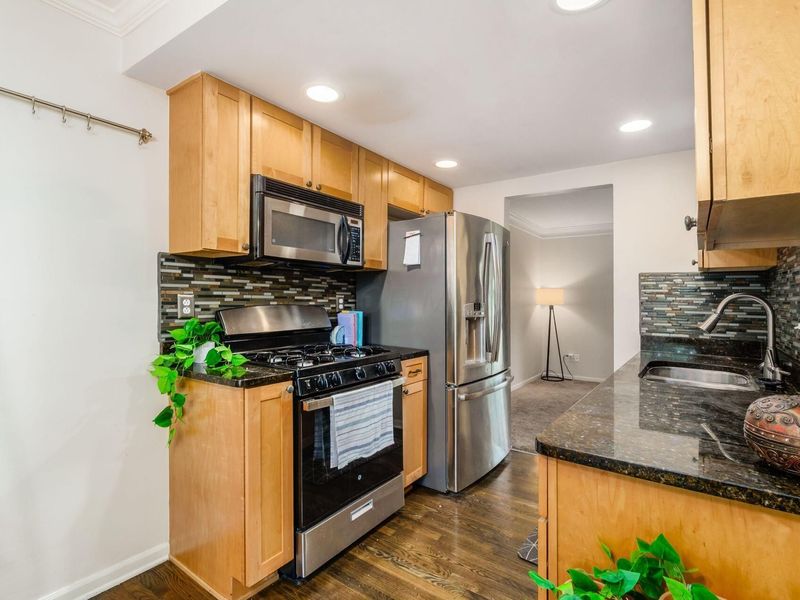 2564 Shore Line Lane, Columbus, OH 43221 Photo 7