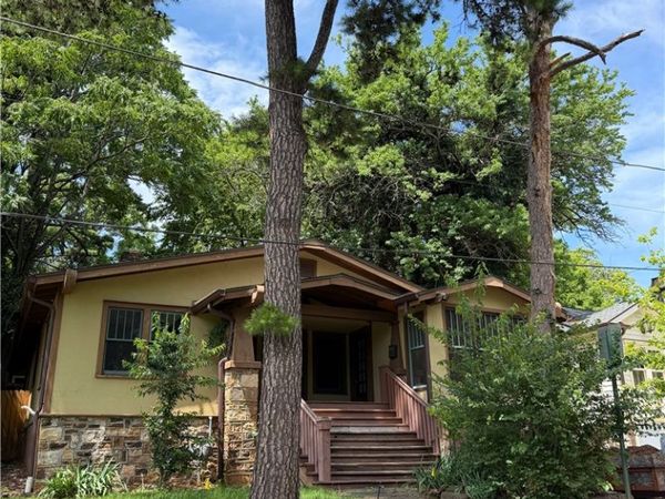 104 W Boles Street , Fayetteville, AR 72701