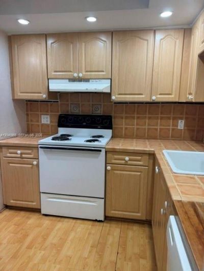 14321 N Kendall Dr , Unit 403F, Miami, FL 33186 Photo