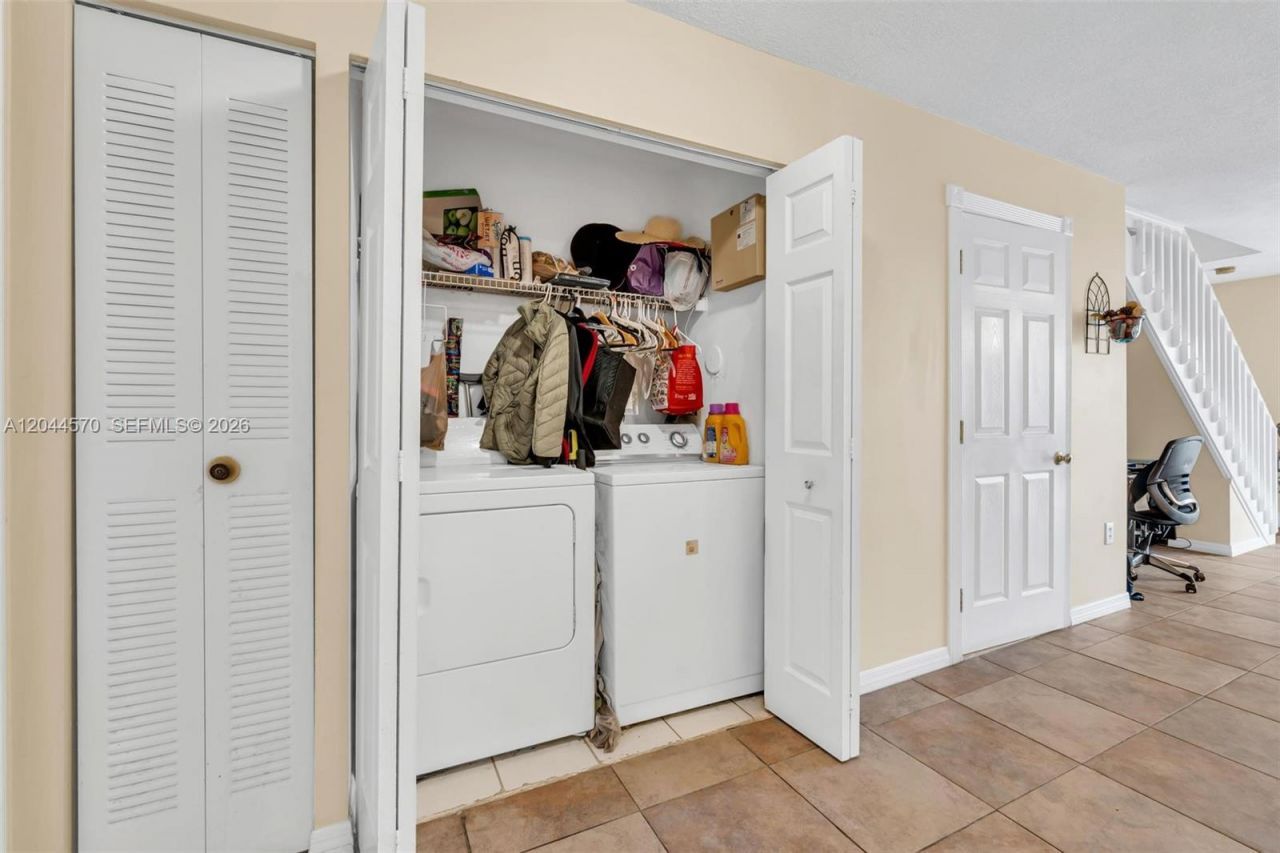 10857 NW 8th St , Pembroke Pines, FL 33026 Photo