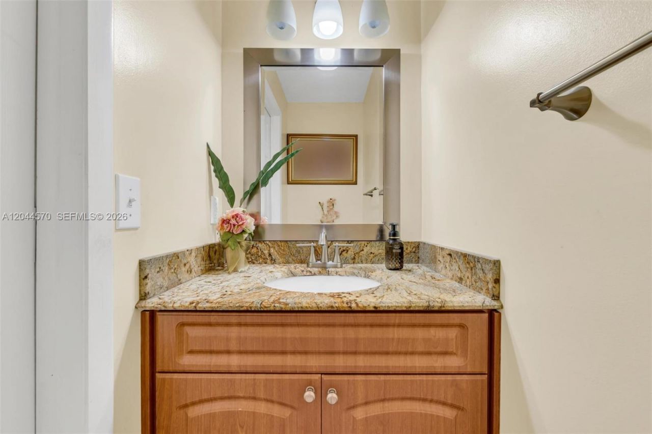 10857 NW 8th St , Pembroke Pines, FL 33026 Photo