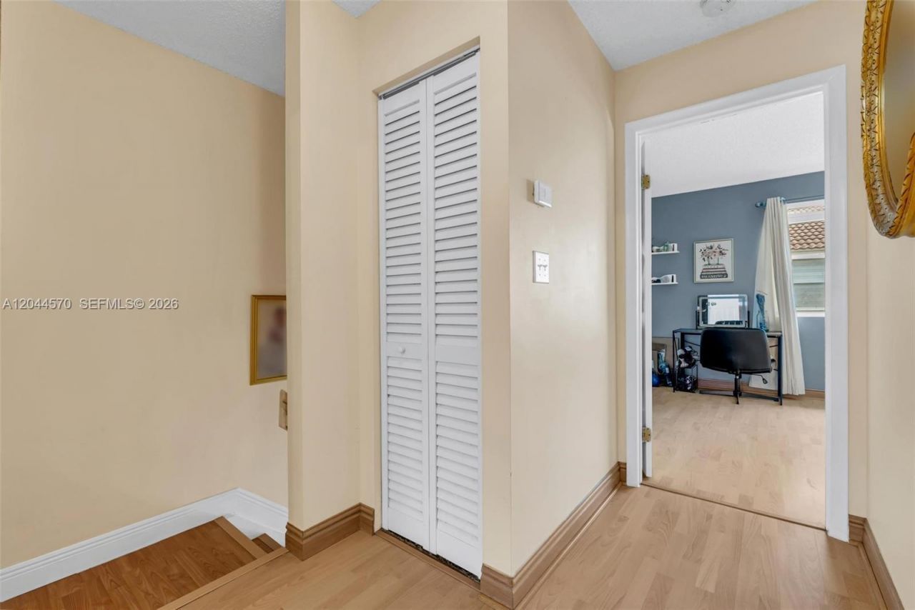 10857 NW 8th St , Pembroke Pines, FL 33026 Photo