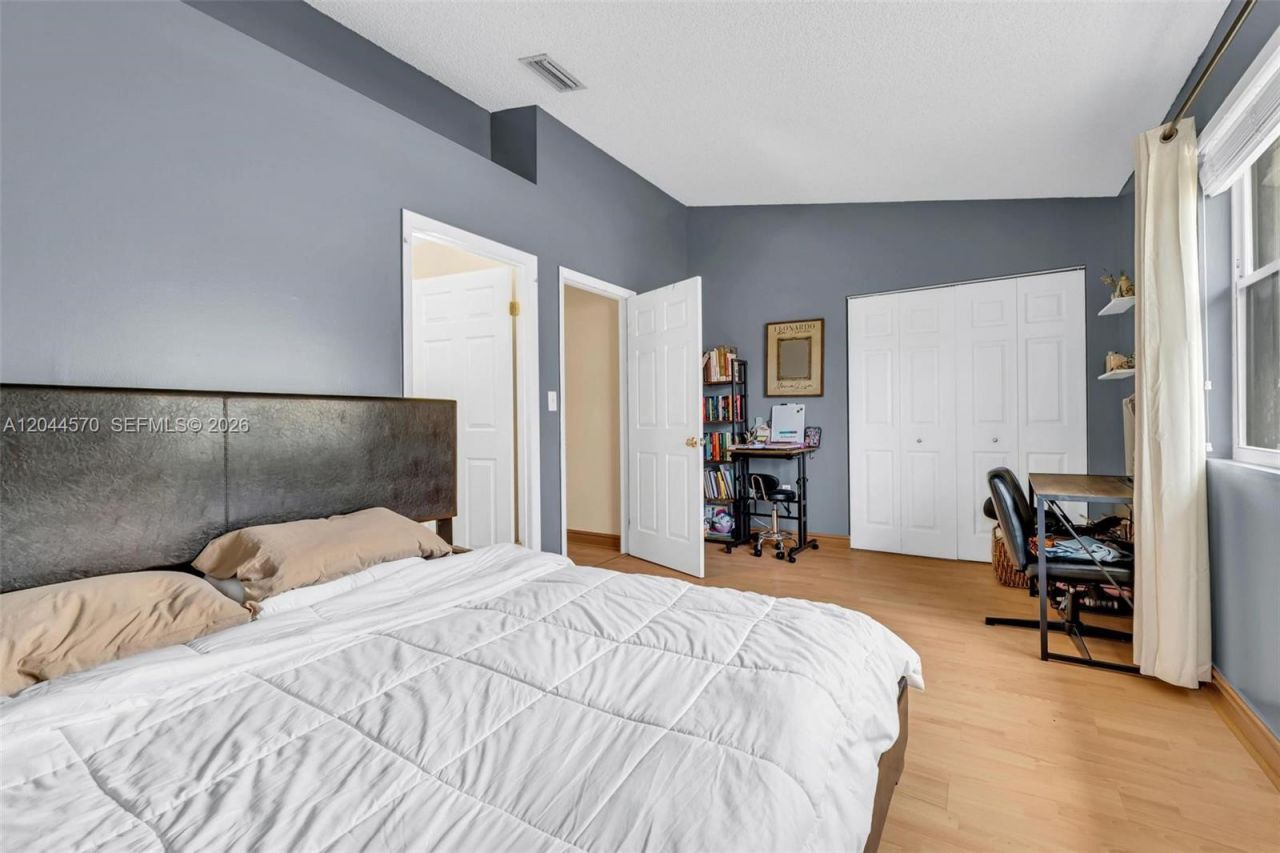 10857 NW 8th St , Pembroke Pines, FL 33026 Photo