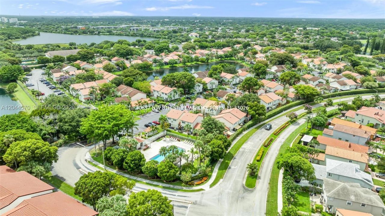 10857 NW 8th St , Pembroke Pines, FL 33026 Photo