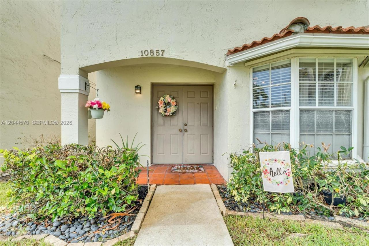 10857 NW 8th St , Pembroke Pines, FL 33026 Photo