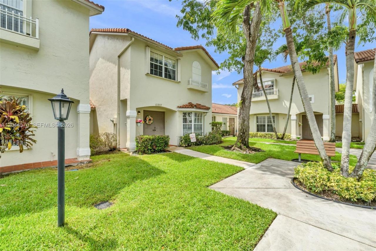 10857 NW 8th St , Pembroke Pines, FL 33026 Photo