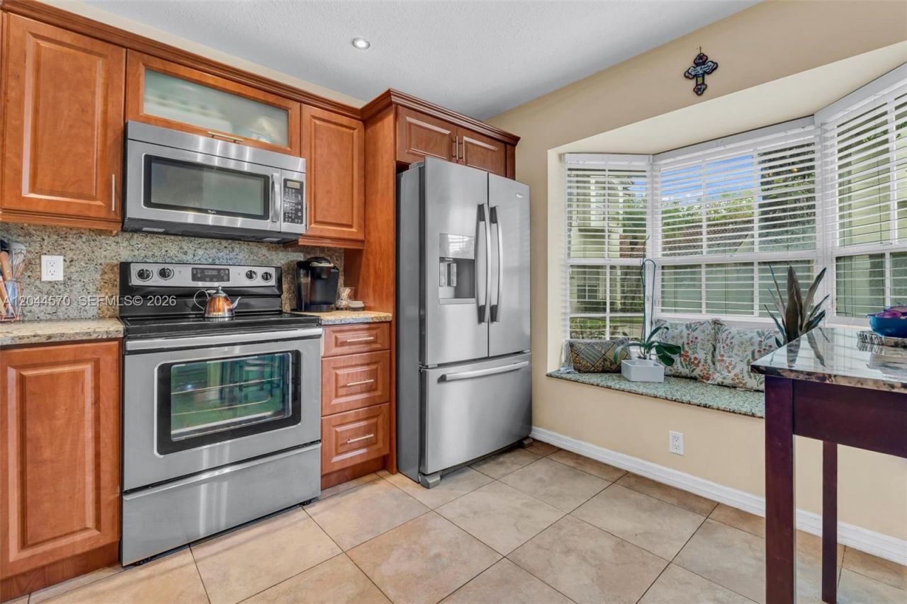 10857 NW 8th St , Pembroke Pines, FL 33026 Photo