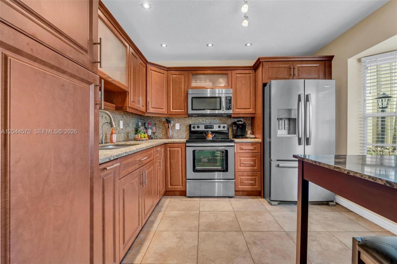 10857 NW 8th St , Pembroke Pines, FL 33026 Photo
