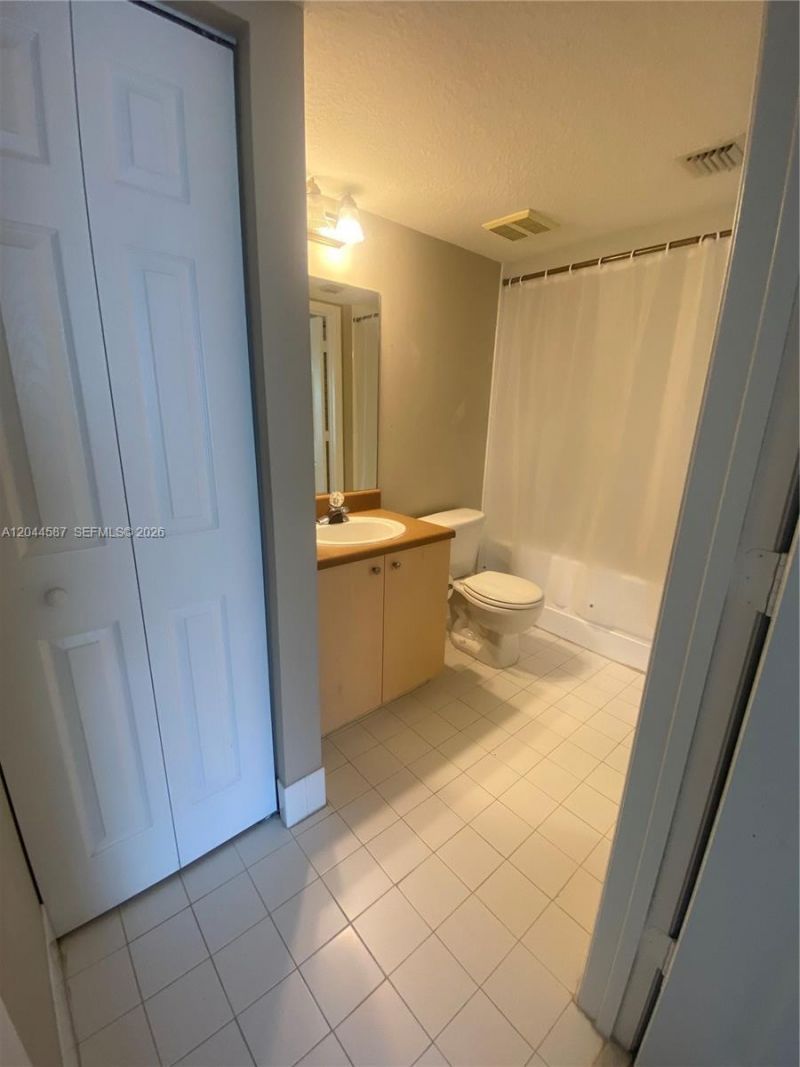 4081 San Marino Blvd, Unit 303, West Palm Beach, FL 33409 Photo