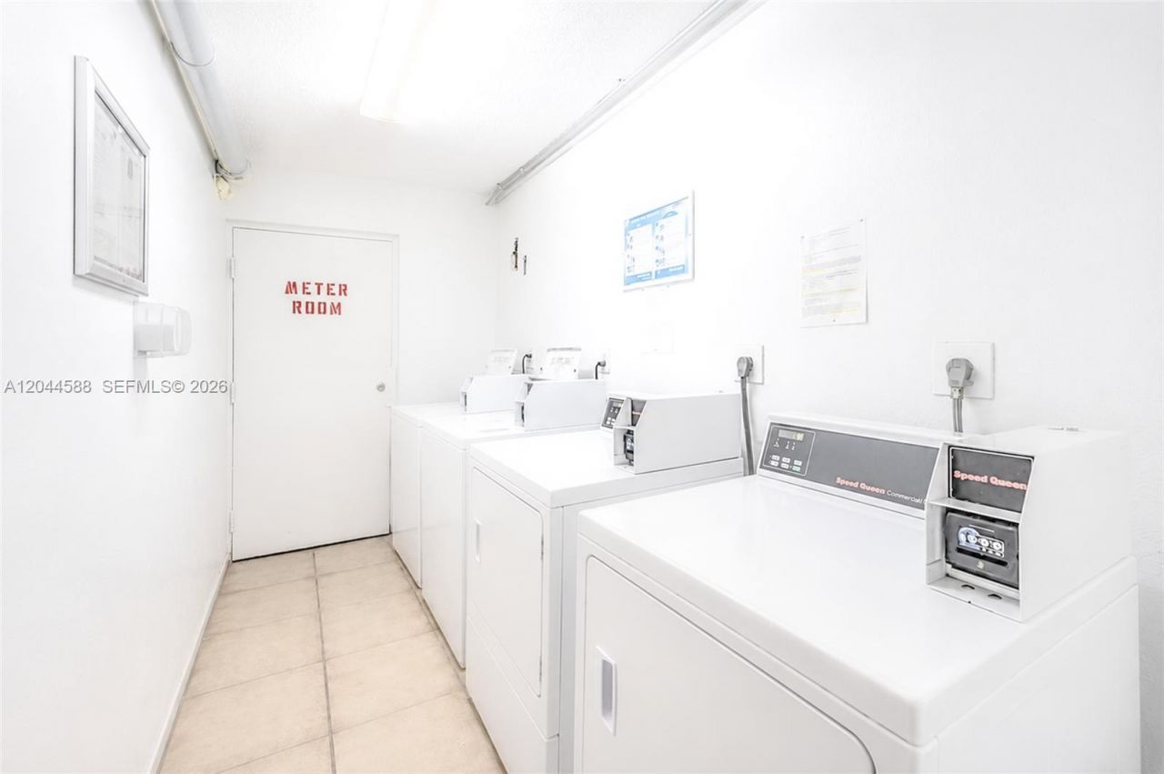 7035 NW 186th St, Unit D110, Hialeah, FL 33015 Photo