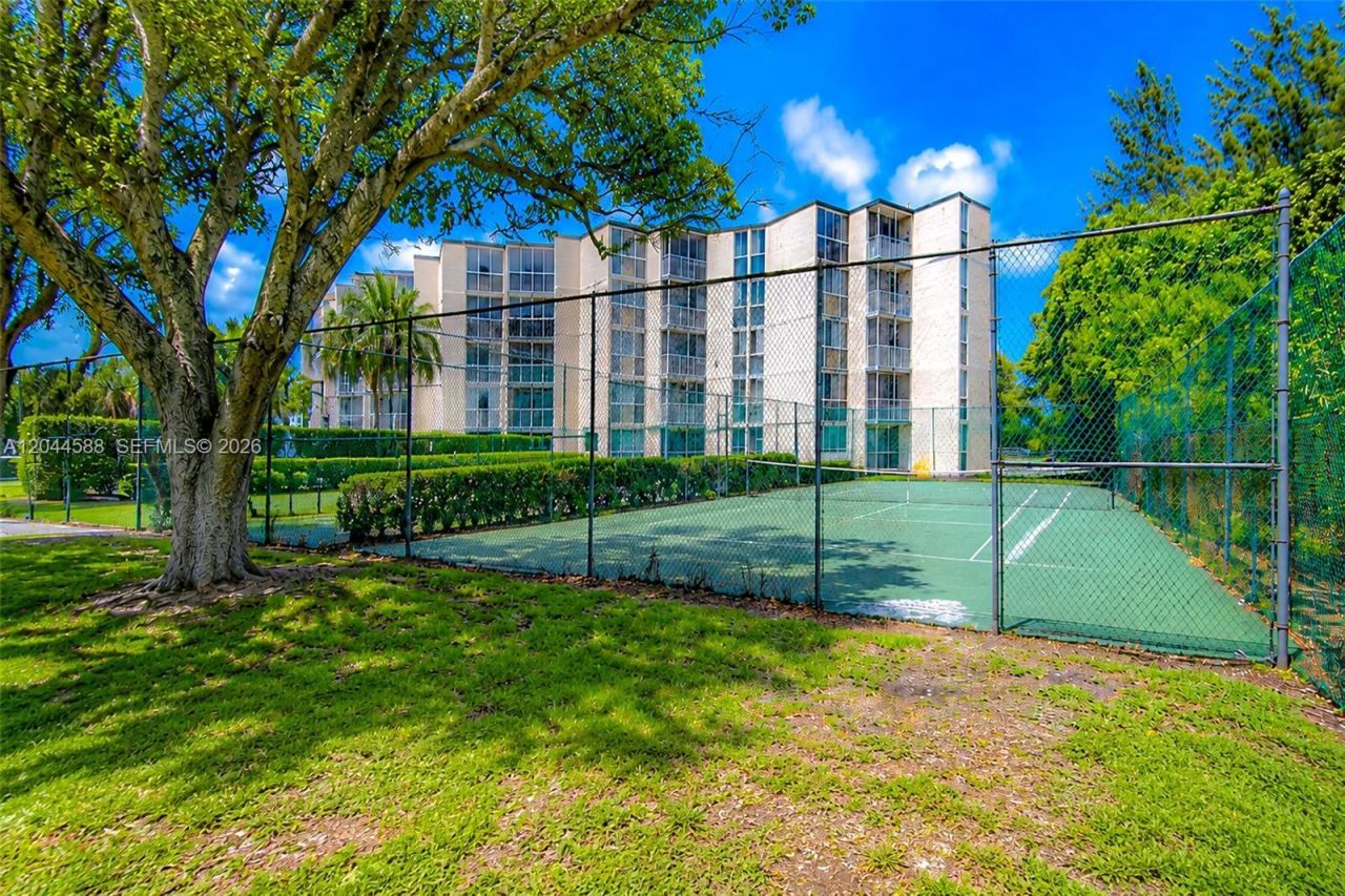 7035 NW 186th St, Unit D110, Hialeah, FL 33015 Photo