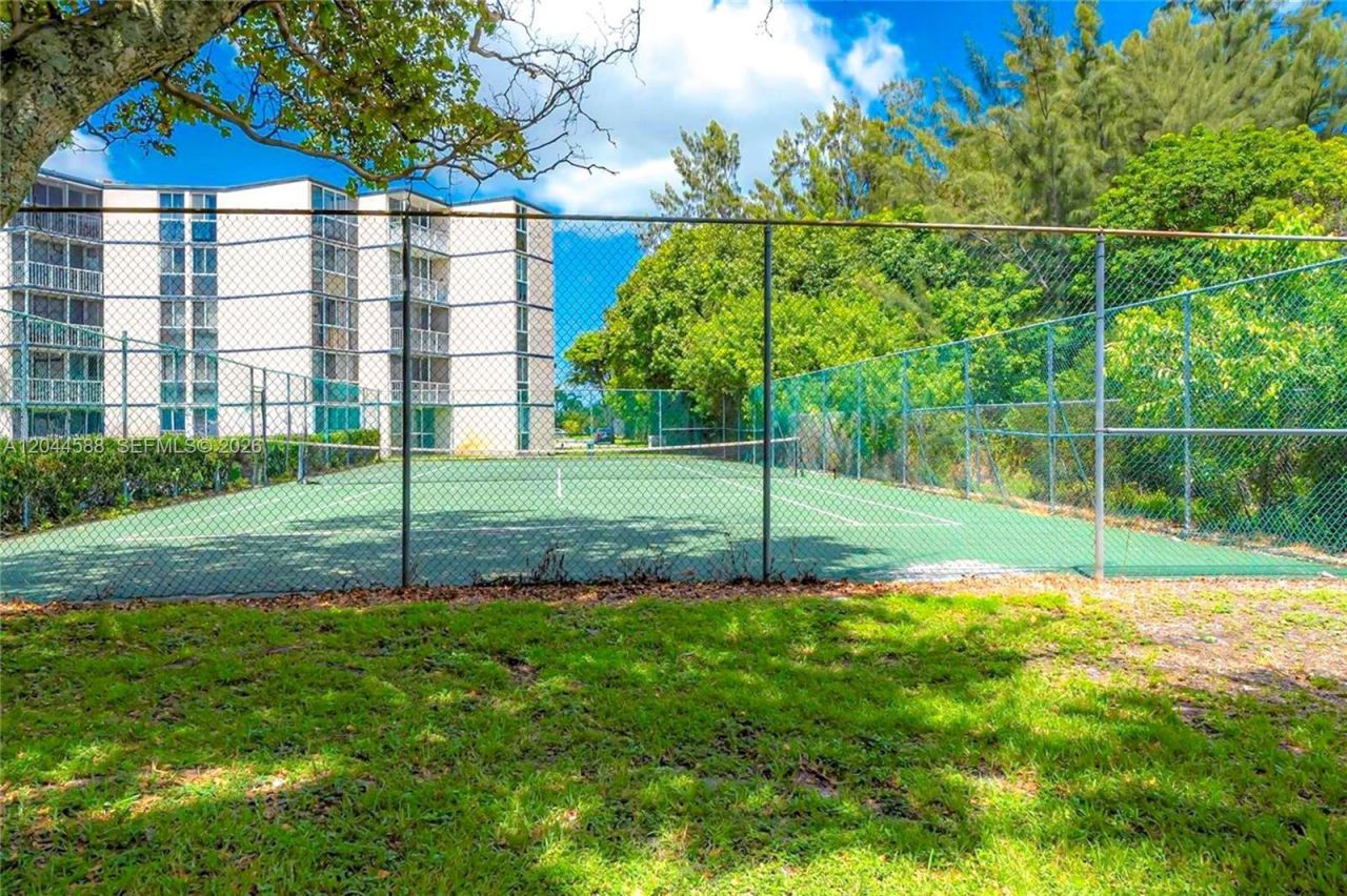 7035 NW 186th St, Unit D110, Hialeah, FL 33015 Photo