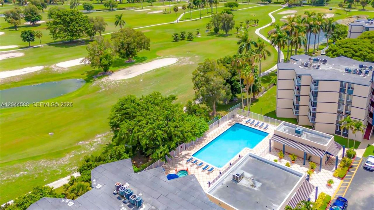 7035 NW 186th St, Unit D110, Hialeah, FL 33015 Photo