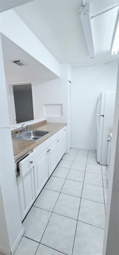 7035 NW 186th St, Unit D110, Hialeah, FL 33015 Photo
