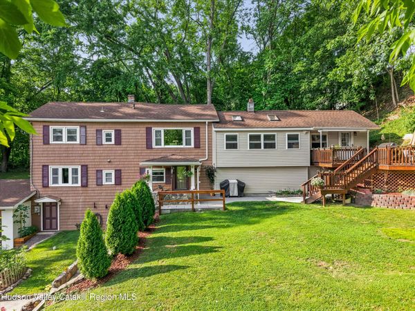 17 Dock Road, Marlboro, NY 12542