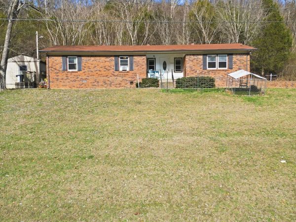 275 Lakeside Dr , Carthage, TN 37030