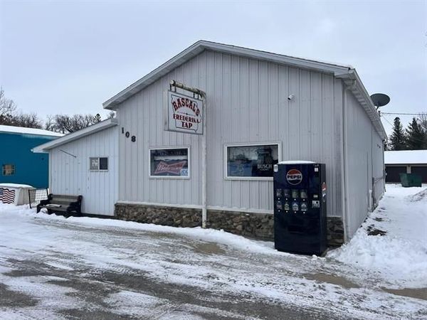 108 3rd Street, Frederika, IA 50631