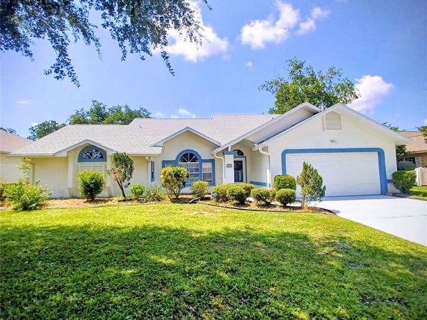 18 WESTCLIFFE LANE , PALM COAST, FL 32164