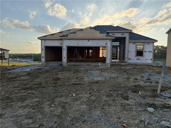 8304 NW 90th Street, Kansas City, MO 64153