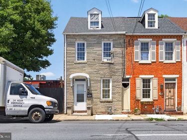 709 E CHESTNUT STREET, LANCASTER, PA 17602