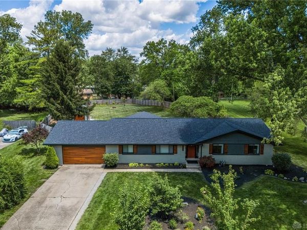 2515 Cross Country Road, Beavercreek, OH 45431