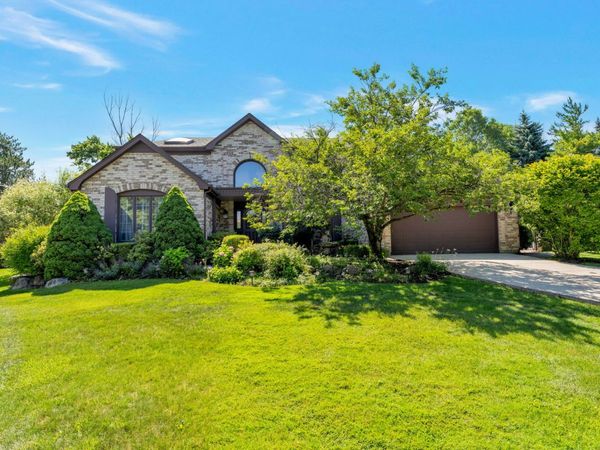 2135 Phillips Drive , Glenview, IL 60026