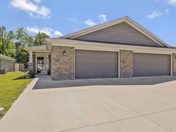 5321 Dauby Unit B Drive, Evansville, IN 47710