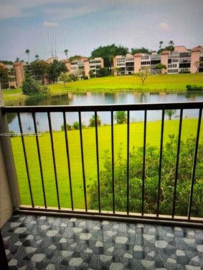 7220 Lake Cir Dr, Unit 406, Margate, FL 33063 Photo