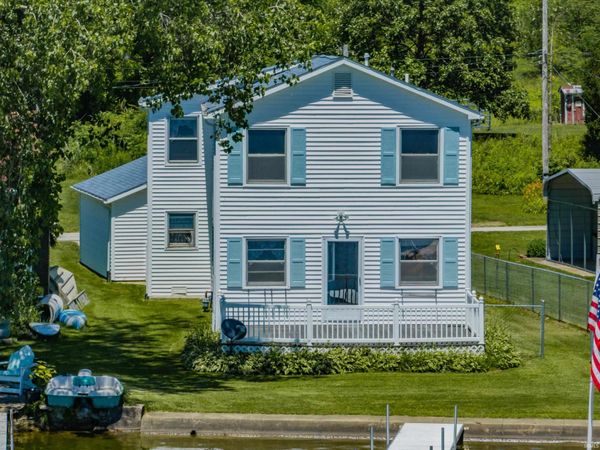 9380 E 430 S, Wolcottville, IN 46795