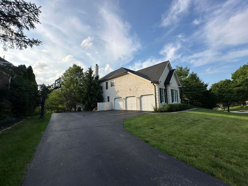 8347 Amberleigh Way, Dublin, OH 43017 Photo 3