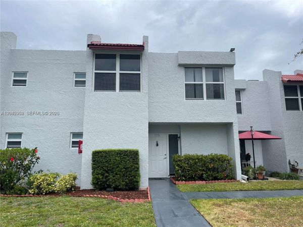9401 Evergreen Pl , Unit 103, Davie, FL 33324