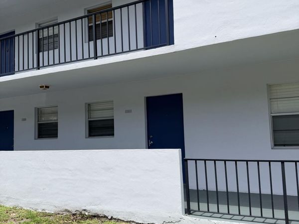 1630 Embassy Drive, Unit 104, West Palm Beach, FL 33401
