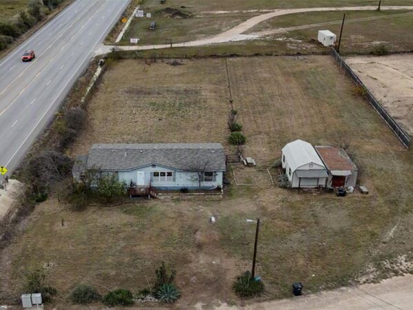101 Crestview DR, Liberty Hill, TX 78642