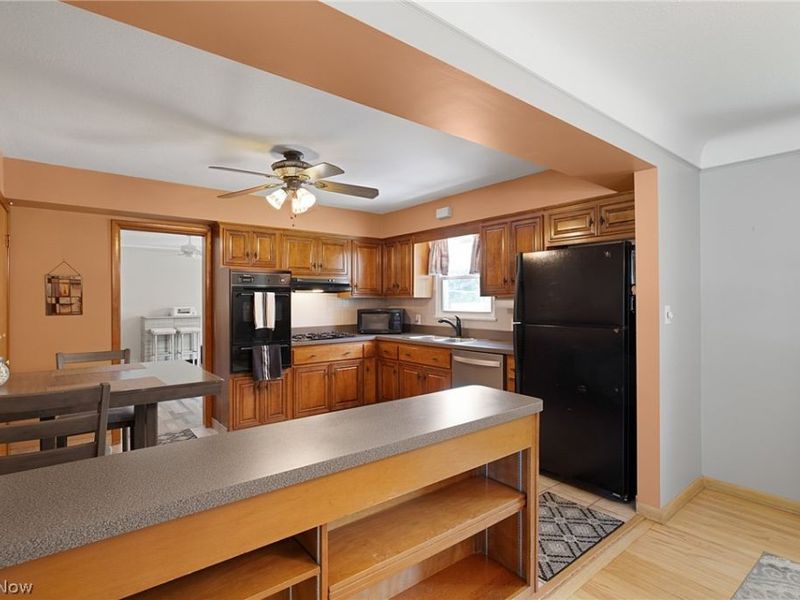 13967 Mohawk Trail, Middleburg Heights, OH 44130 Photo 11
