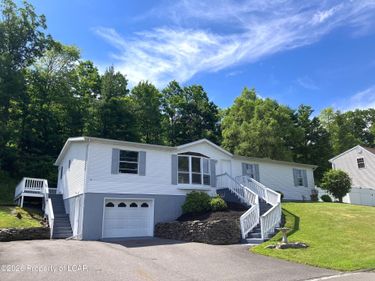 309 Meadowcrest Drive, Trucksville, PA 18708