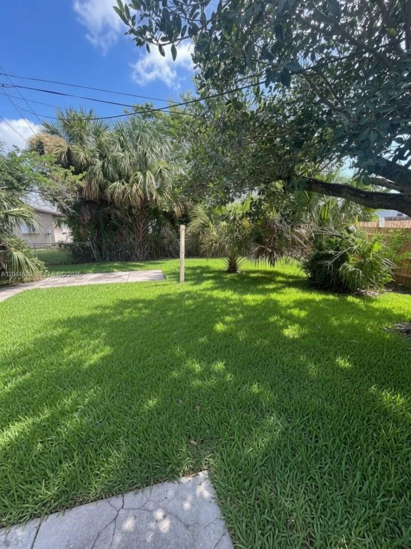 1154 W 25th St, Riviera Beach, FL 33404 Photo