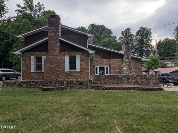 170 Pleasant Drive, Clintwood, VA 24228