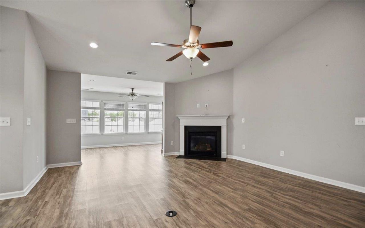 3720 Park Pointe Ave.  Photo 10
