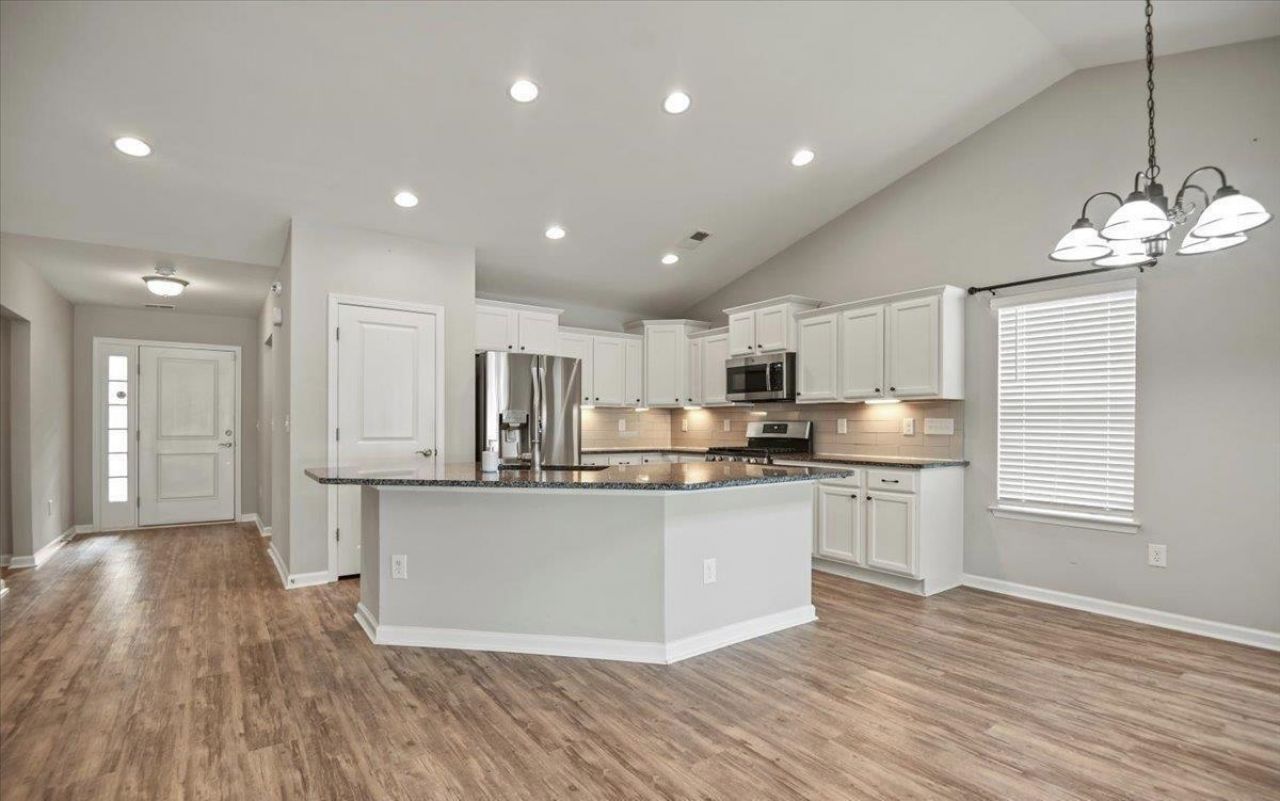 3720 Park Pointe Ave.  Photo 4