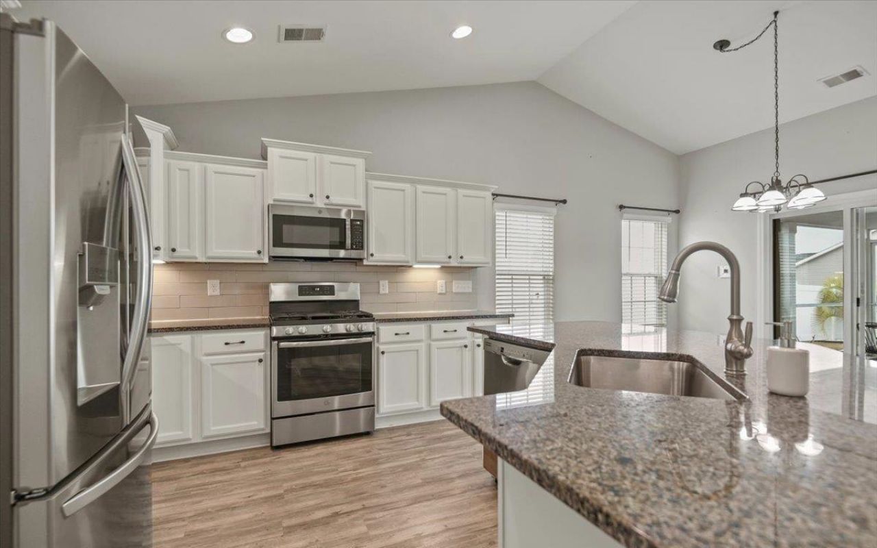 3720 Park Pointe Ave.  Photo 6
