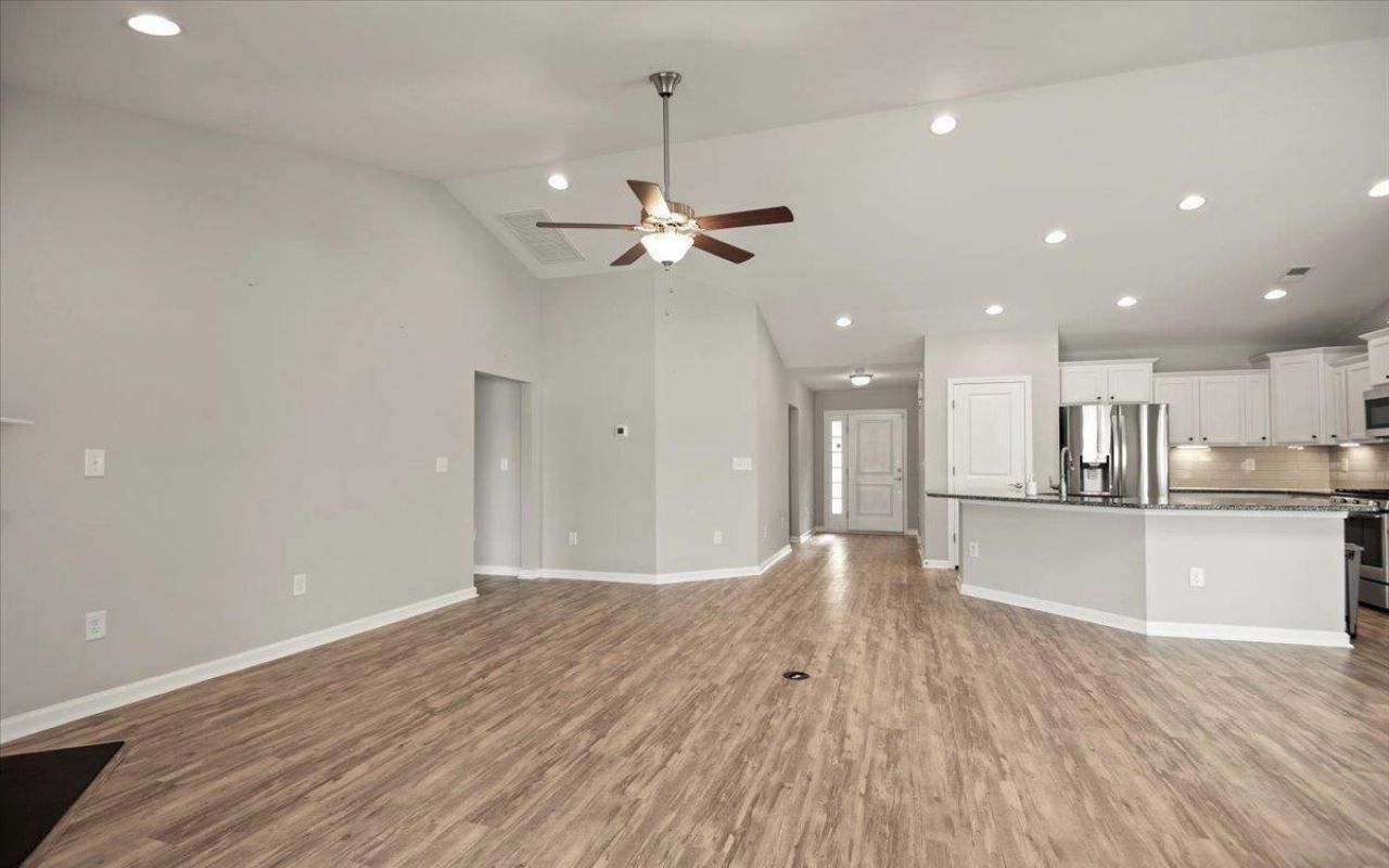 3720 Park Pointe Ave.  Photo 7