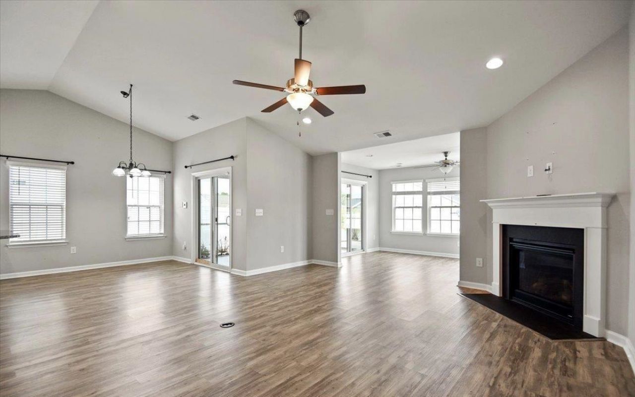 3720 Park Pointe Ave.  Photo 9
