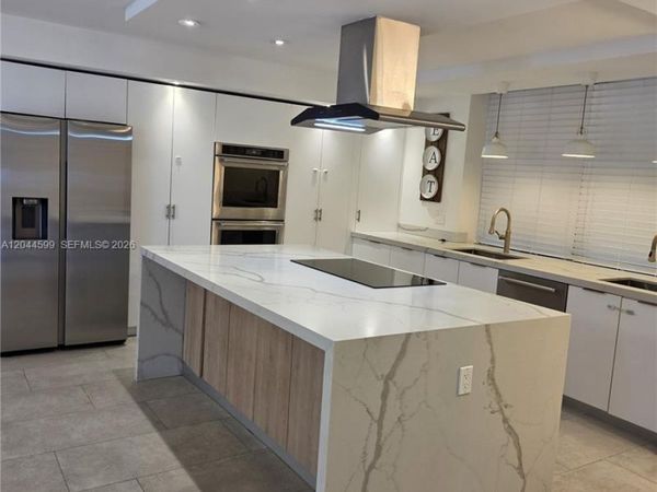 20401 NE 30th Ave , Unit 112-8, Aventura, FL 33180
