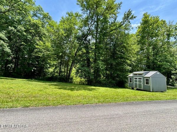 Brownlow Drive, Rockwood, TN 37854