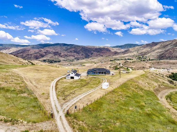 34 Deirdre Dr, Horseshoe Bend, ID 83629