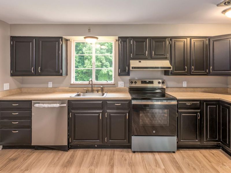 8667 Susanview Lane, Anderson Twp, OH 45244 Photo 14
