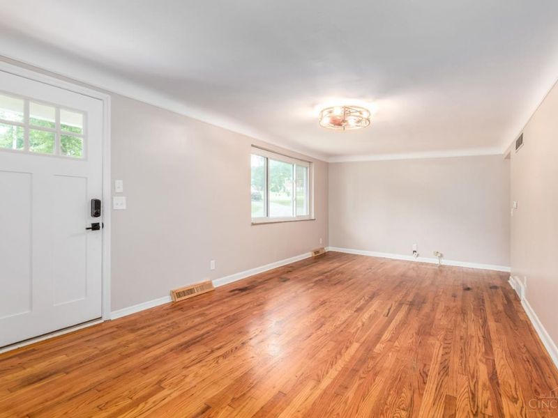 8667 Susanview Lane, Anderson Twp, OH 45244 Photo 6