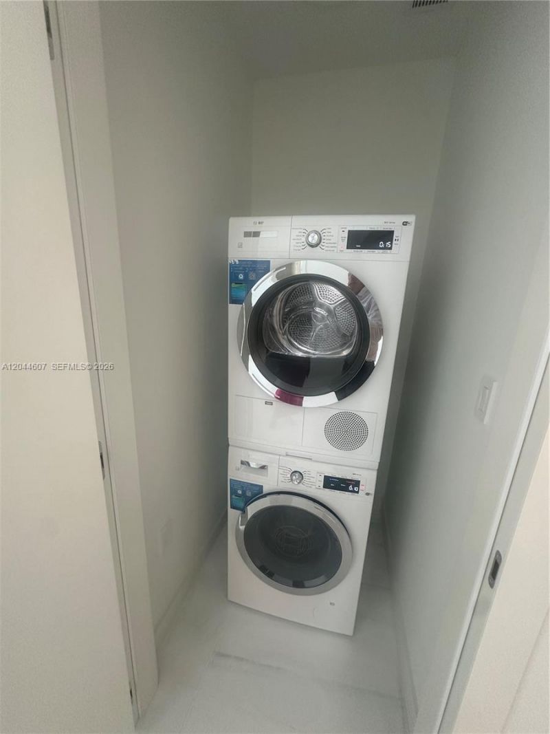 300 Biscayne Blvd Way , Unit 1909, Miami, FL 33131 Photo