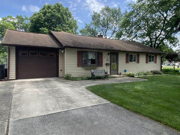 814 Elnora Drive, Fort Wayne, IN 46825