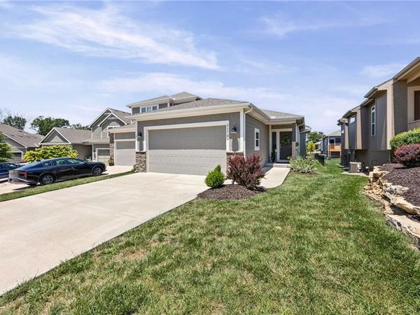 31726 W 83rd Court, De Soto, KS 66018